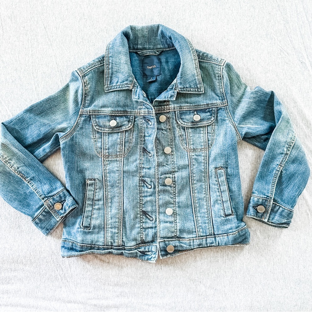 Super cute Jeans Jacket!
